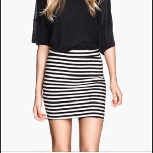 CLEARANCE $5 SALE! H&M Basic striped skirt